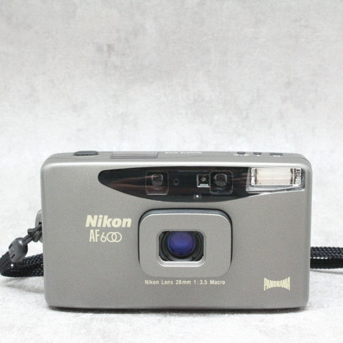 受賞店舗】 Nikon AF600 QD