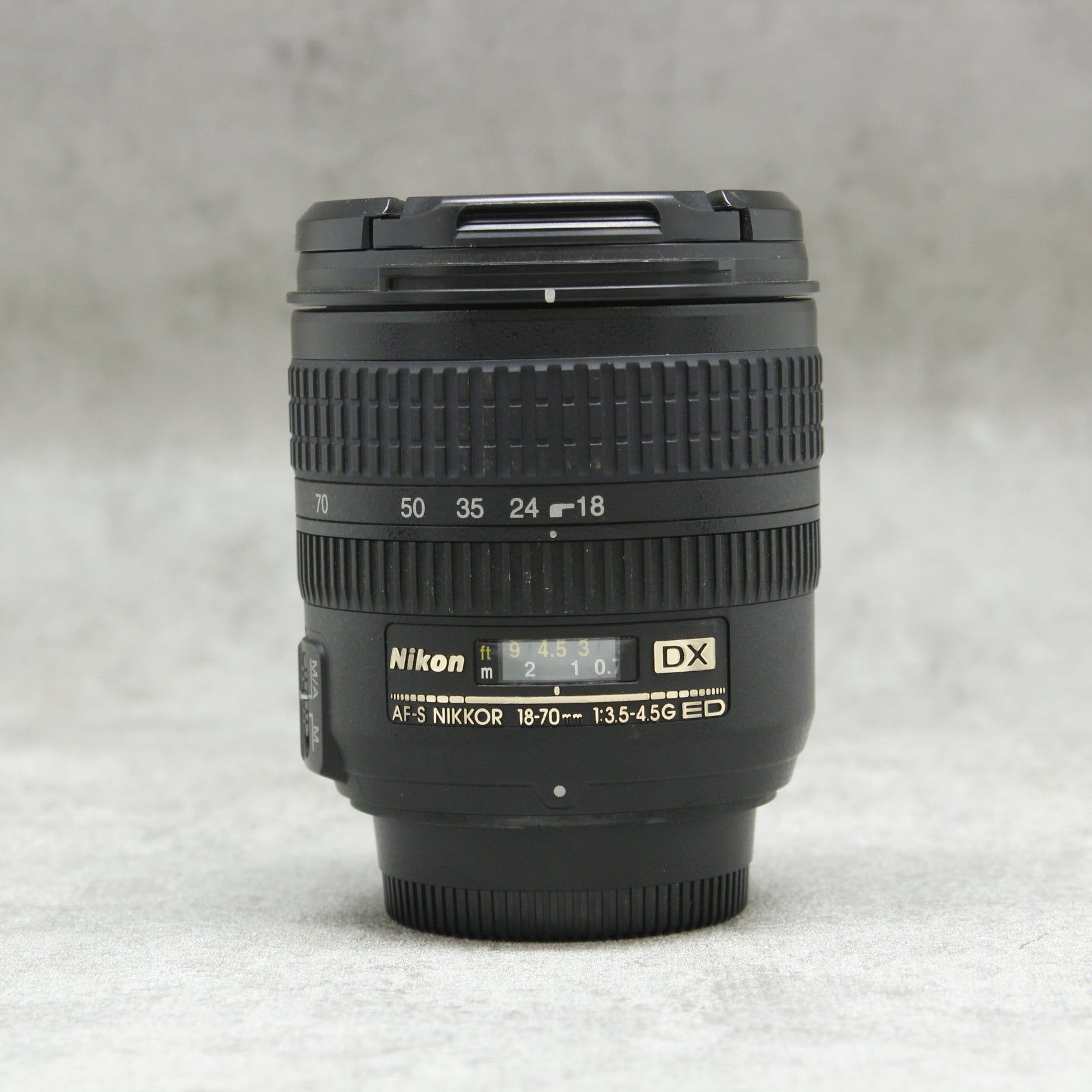 中古品 Nikon AF-S DX Zoom-Nikkor 18-70mm f/3.5-4.5G IF-ED 4月