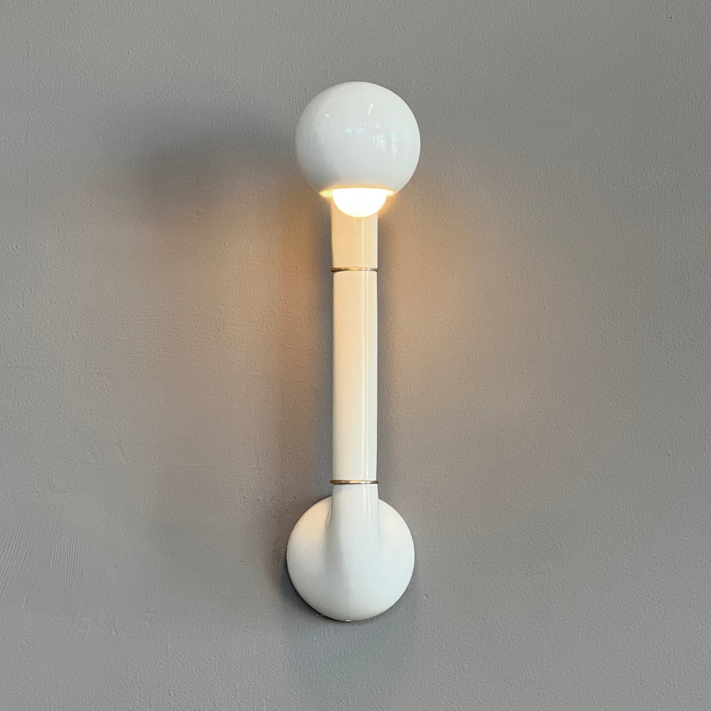 5019 Gloss White WALL SCONCE 1-GLOBE 18" HIGH