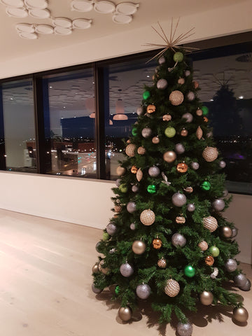 christmas tree at airport lounge