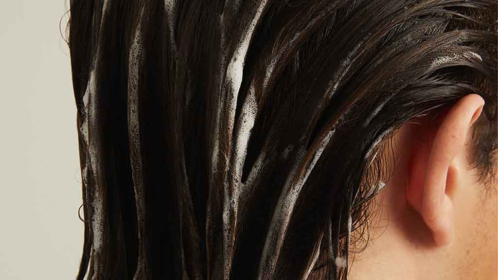 How to Get Rid of Dandruff in Men's Hair | Straand – STRAAND