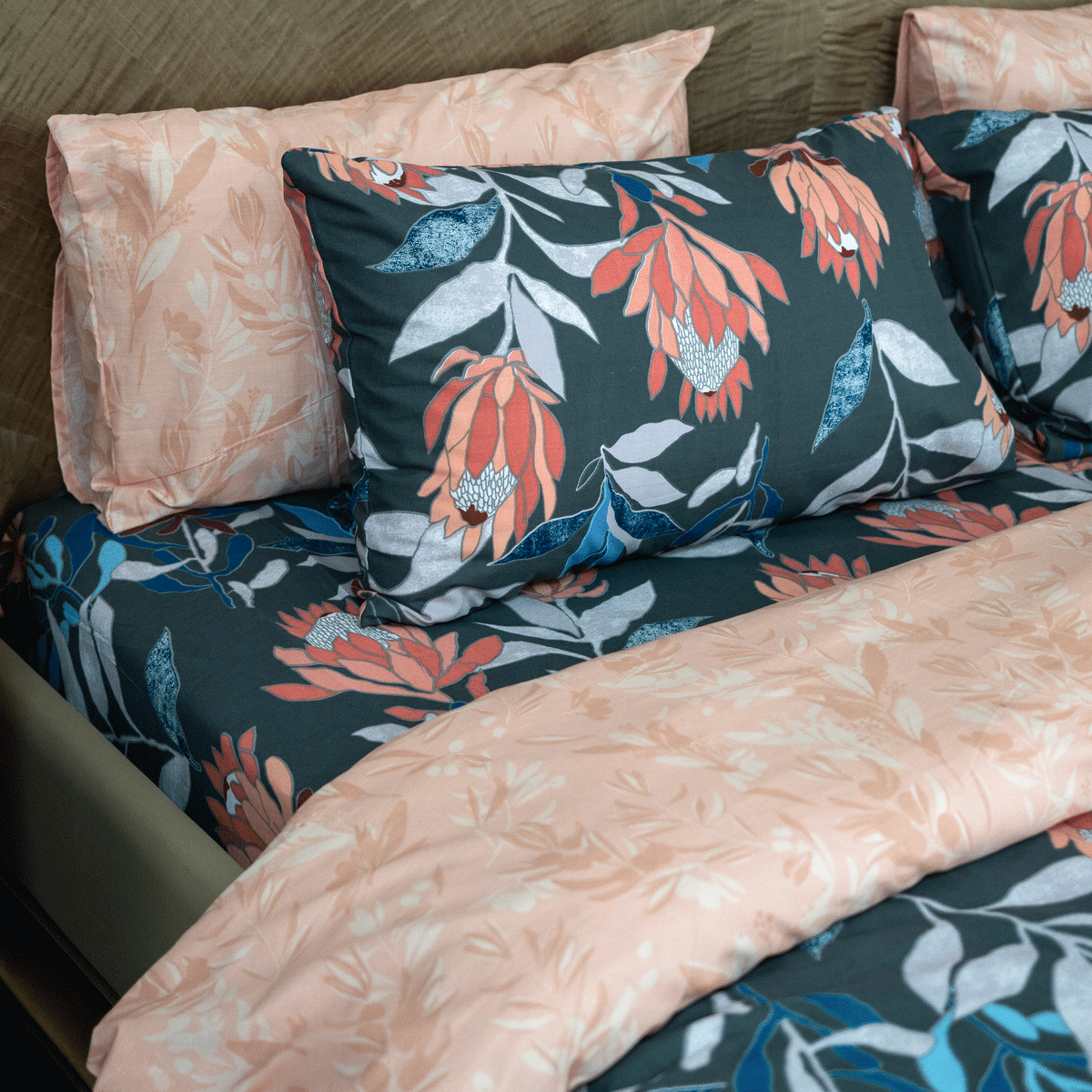 Peachcon King Bedsheet Set