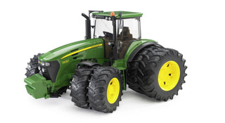 Bruder John Deere 7930