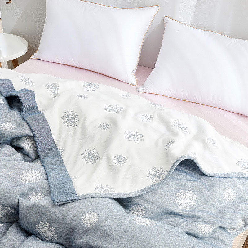 Lightweight Snowflake Print Cotton Reversible Quilt