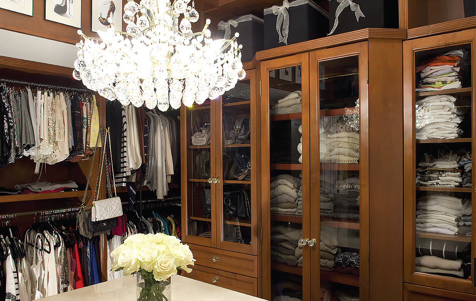 4 Tips to Clean Your Closet