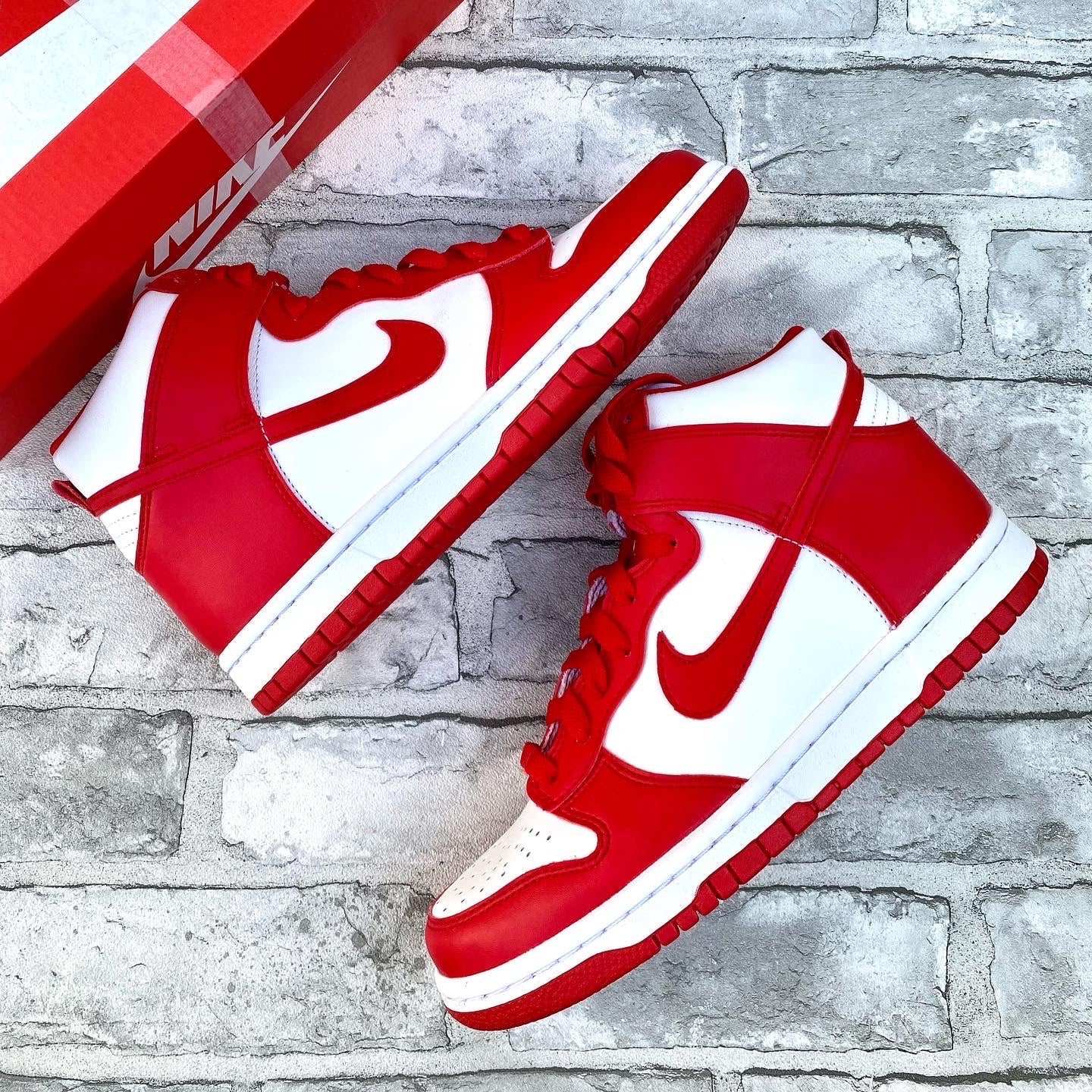 university red dunk high