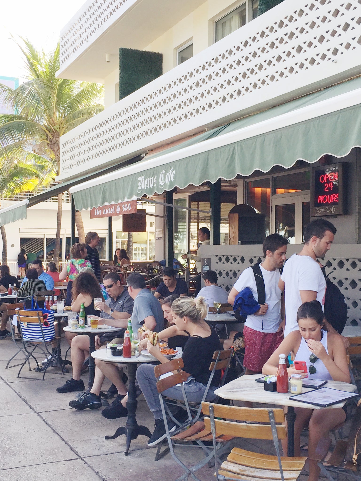 New Cafe sidewalk Miami
