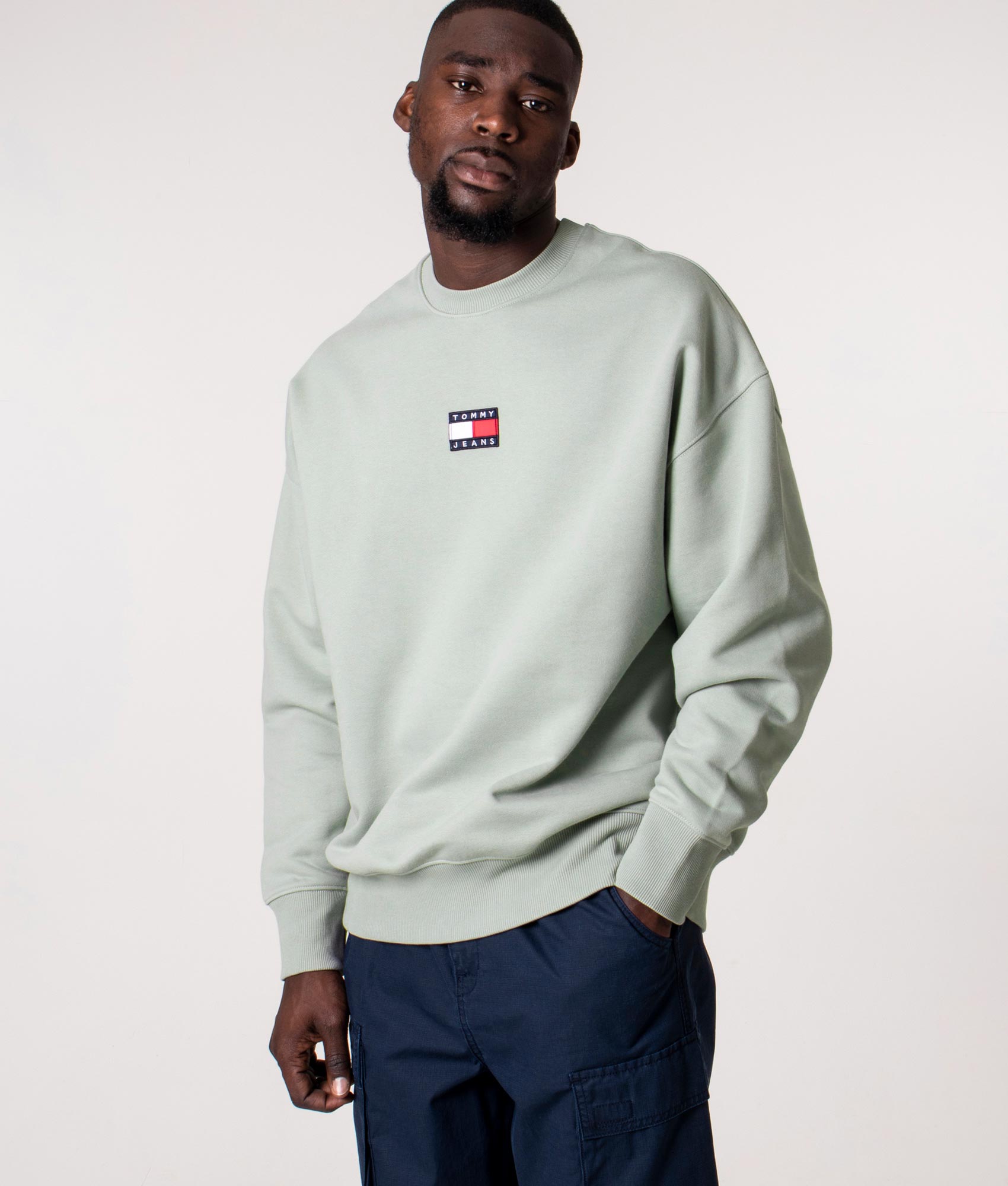 tommy jeans relaxed fit sweatshirt