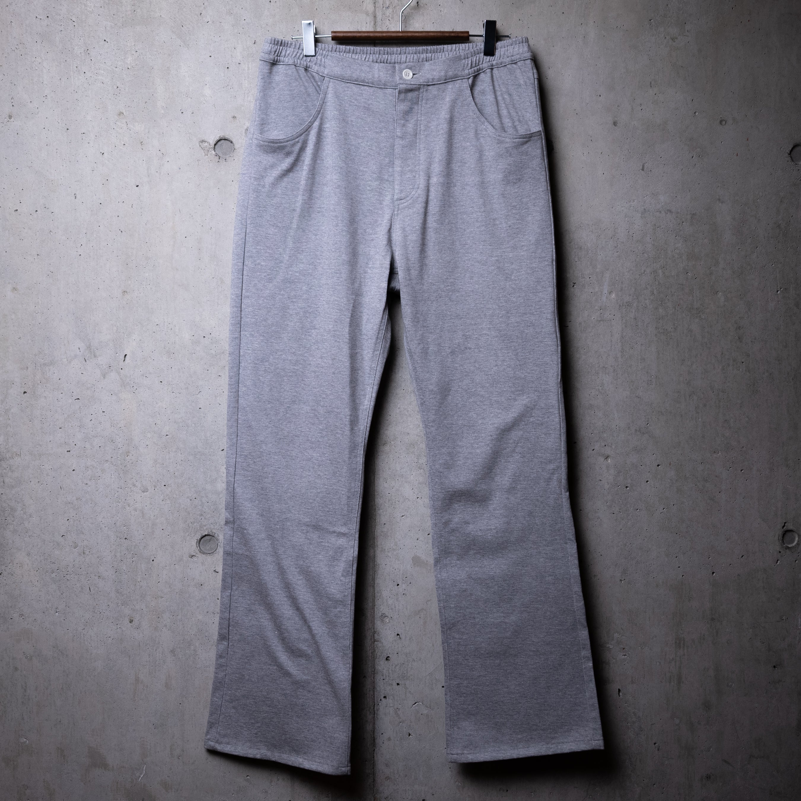 毎週更新 sweat flare pants Lサイズ tdh-latinoamerica.de