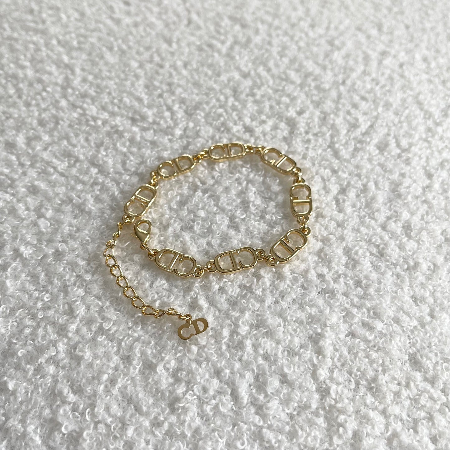 REWORKED GOLD CD PEARL CHOKER