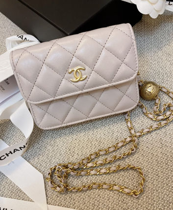 chanel 21b wallet on chain