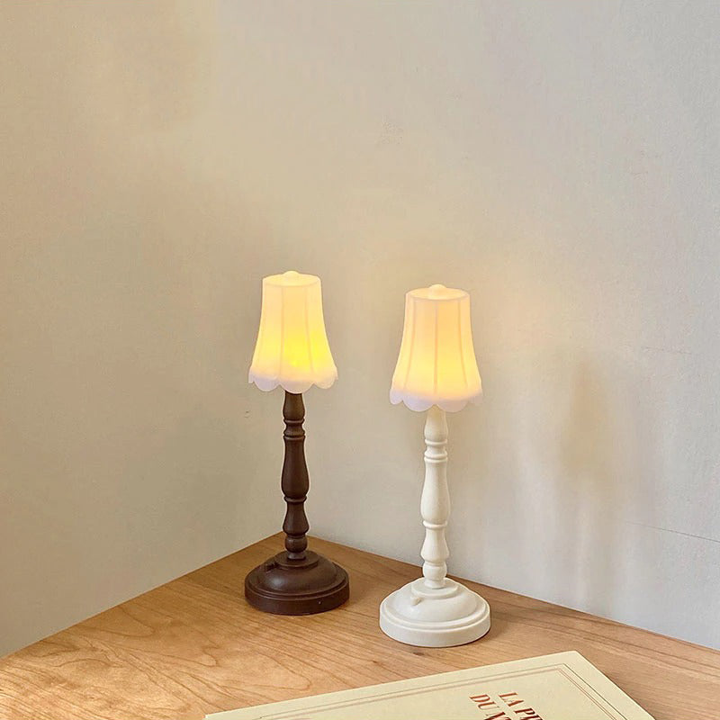 kruis mobiel Zwaaien Vintage Retro Table Lamp - Shop Online on roomtery