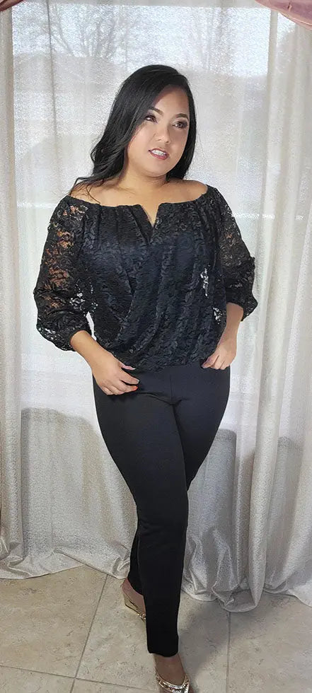 blusa negra con hombros y encaje de talla grande para mujer Mujer Tallas Grandes – SiAra Clothing Store, LLC