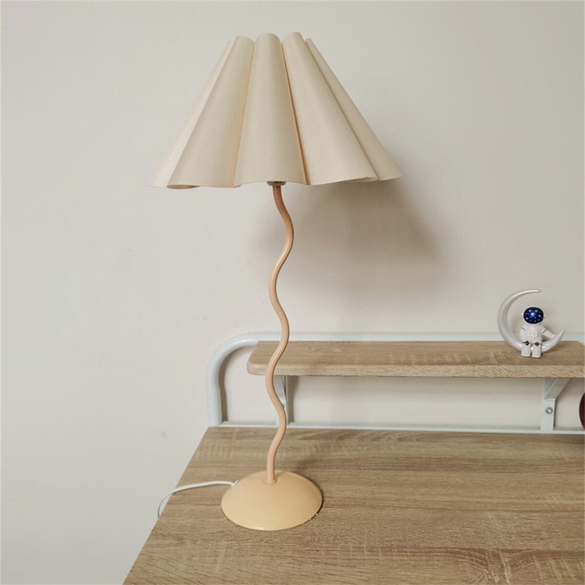 b22 desk lamp