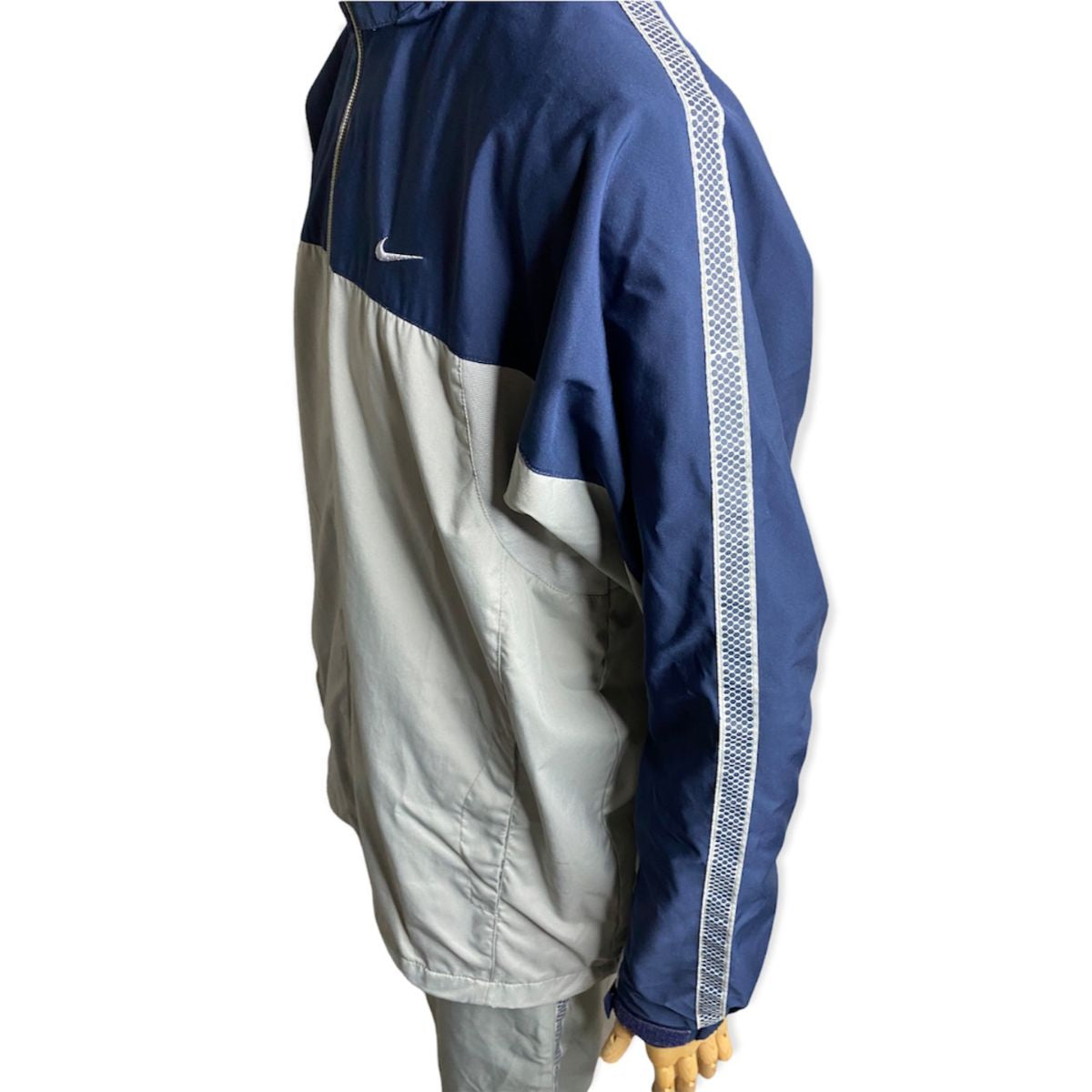 ナイキ ウインドブレーカートレーニングウエアセットアップ(L)サイズグレー/NIKE 上下セット 灰色2200018