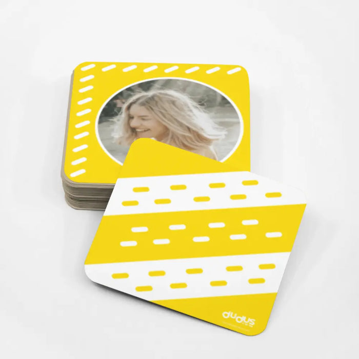 Stripes are bright in yellow - Dudus Online