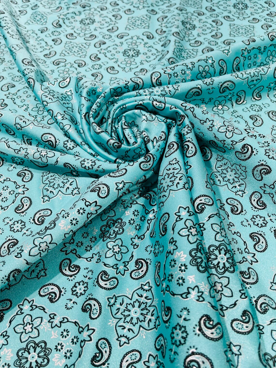 pin Stevig Brandweerman Bandana Spandex Paisley Fabric - Bandana Pattern Spandex Stretch Fabri –  Zoe Wedding Fabrics Inc