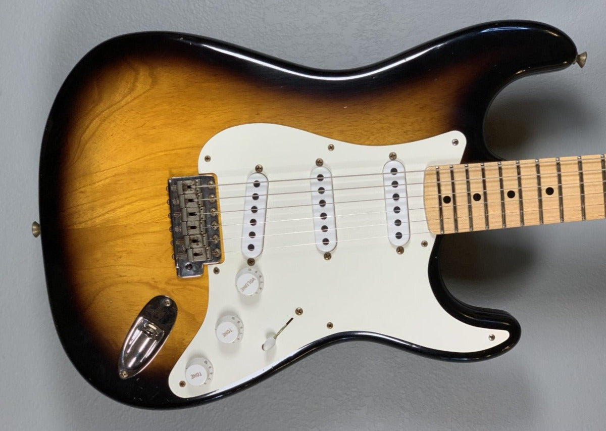 1955 Journeyman Relic Strat-2 Tone Sunburst – Dave's Guitar Shop