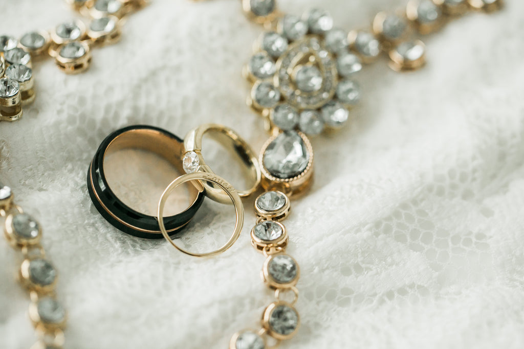 Wedding jewelry in gold