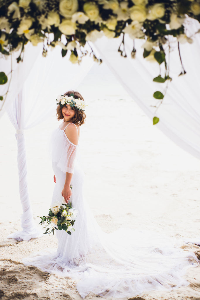 Gorgeous Bride on the beach 