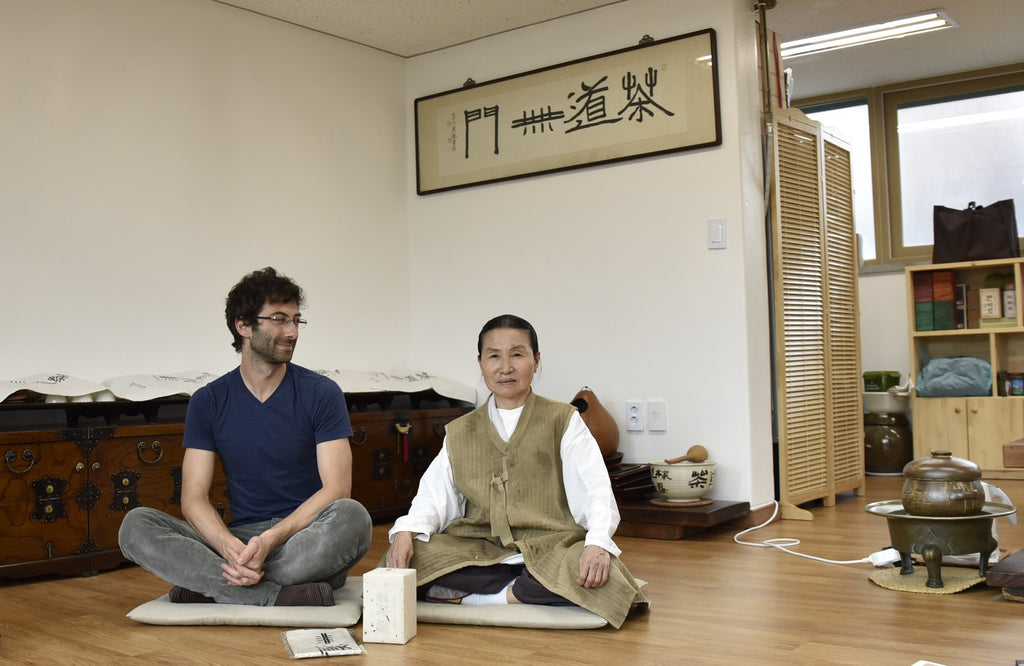 Nannuoshan meets Korean Tea Master Chae Won-Hwa. 