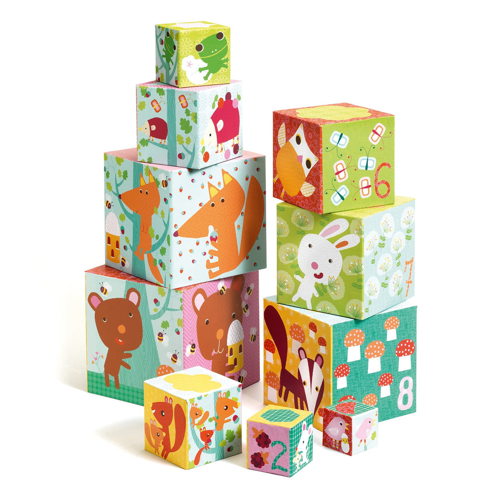 Djeco - piramida z pudełek kartonowych