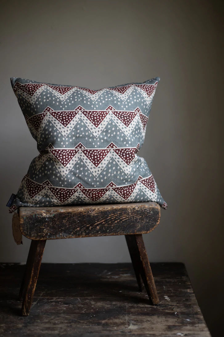 Snow 'Peaks' Cushion