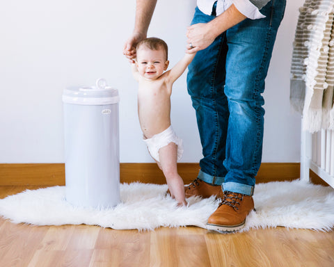 A diaper pail that doesn't absorb odors