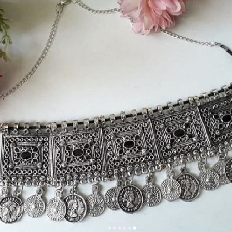 traditional choker necklace