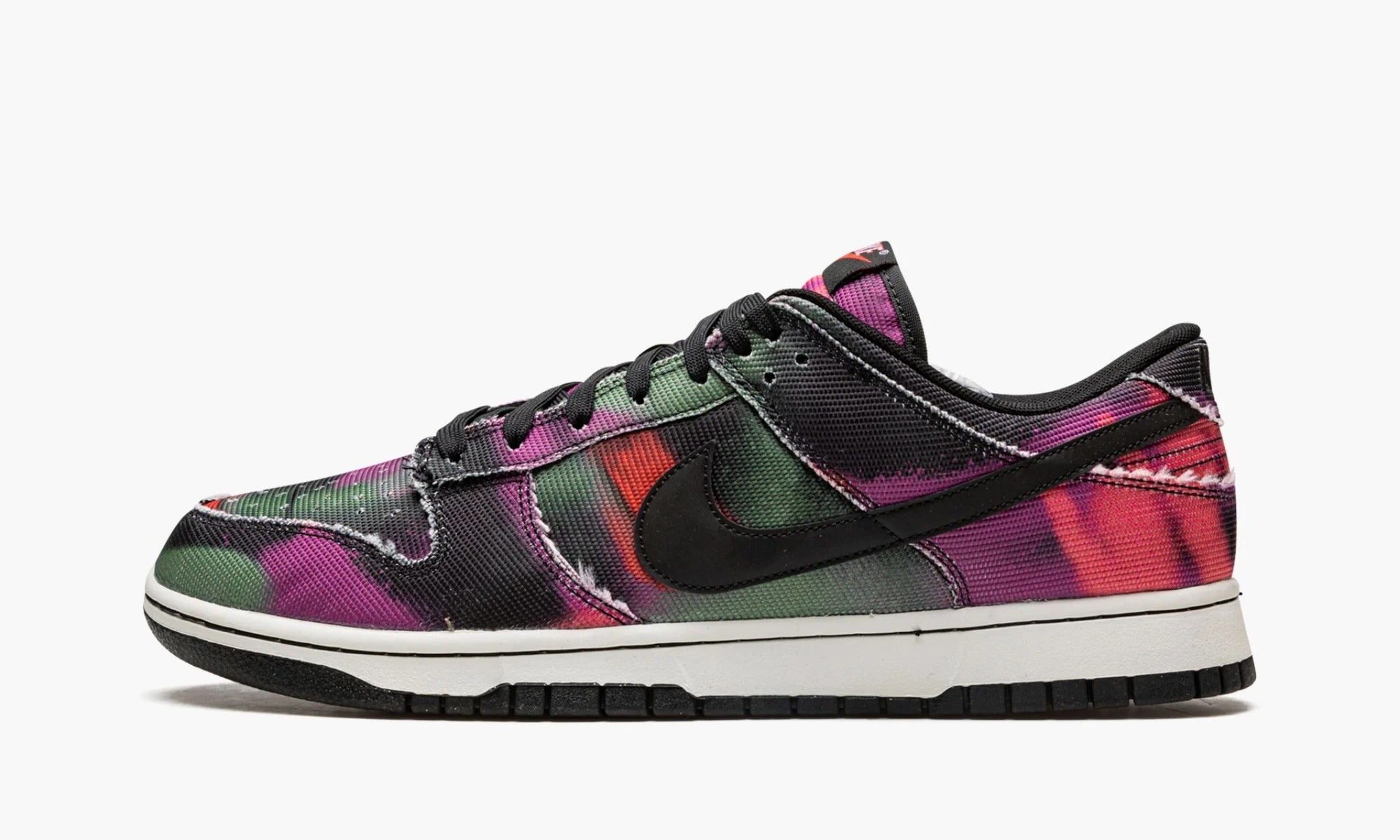 nike dunk low graffiti pink