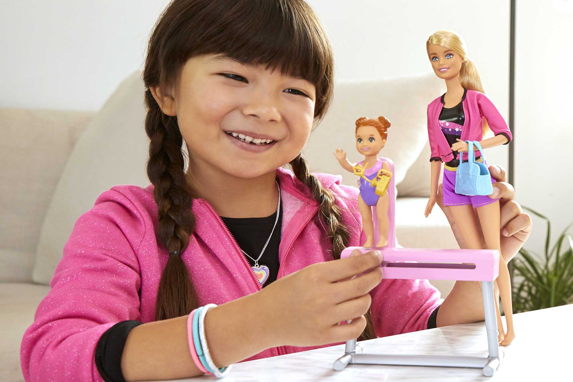 Inademen Makkelijk te begrijpen koppeling Barbie Gymnastics Coach Dolls & Playset | Mattel