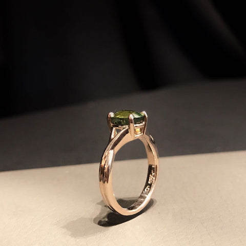 1.99ct green sapphire set in 18k rose gold sapphire proposal ring