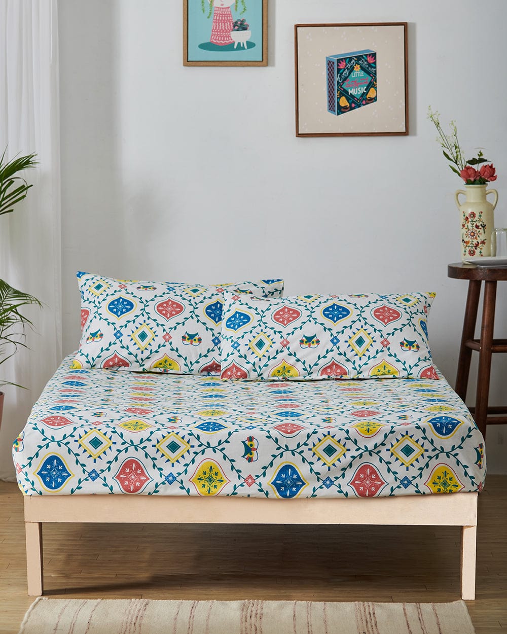 TEAL by Chumbak Arctic Owl Bedsheet - Queen size, 136TC at ₹ 795