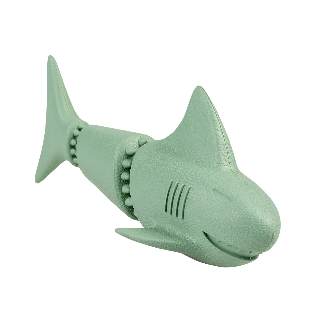 Snackdispenser haai eco rubber 18cm | speelgoed hond | Hondenspeelgoed sterk | Snackdispenser – Pip &