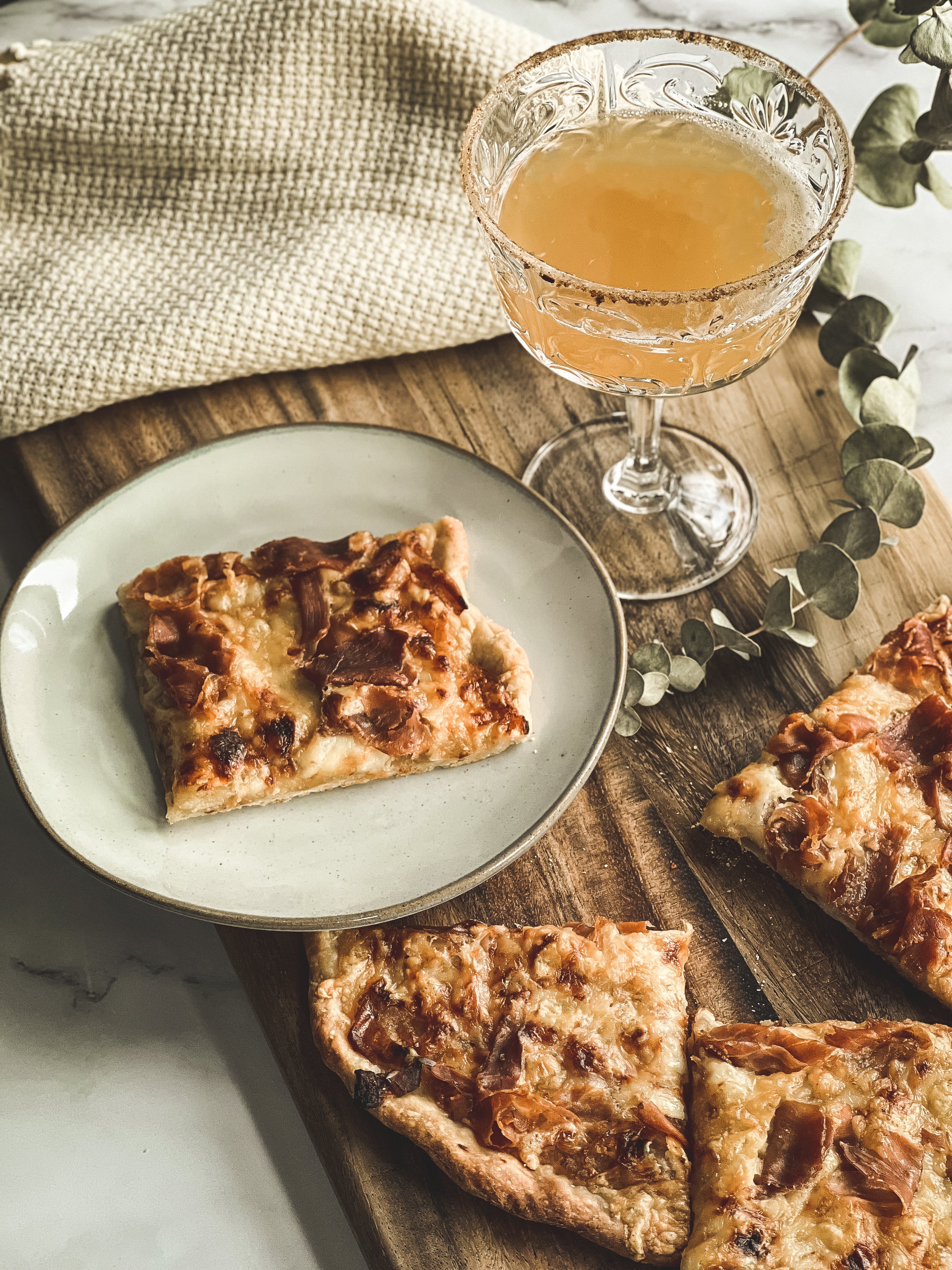 Sweet & Sour Apple Prosciutto Flatbread – Hither Lane