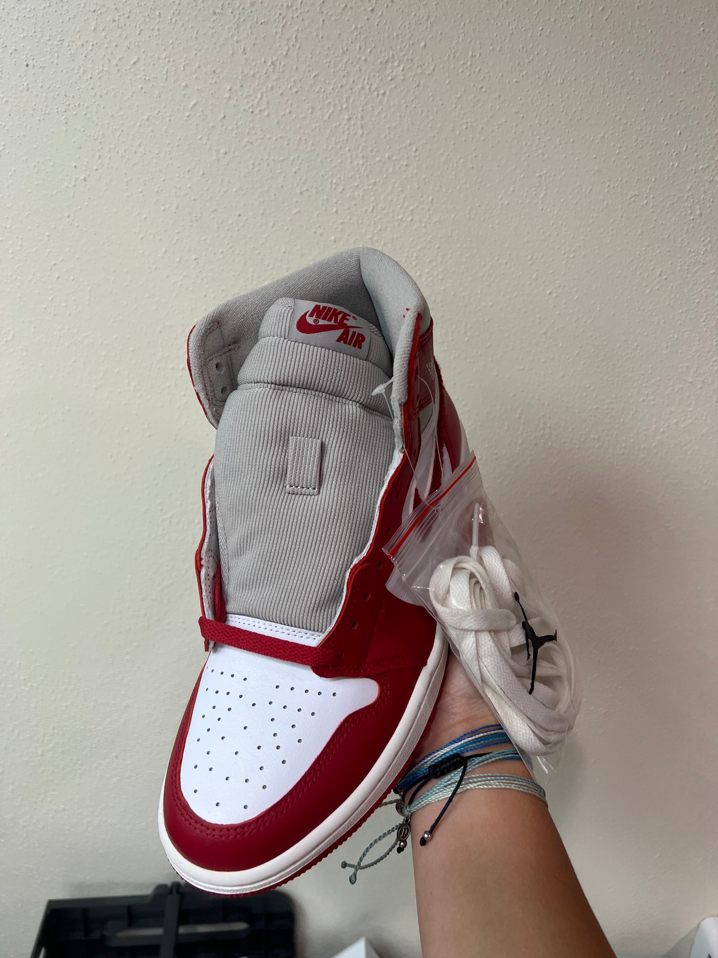Jordan 1 Retro High OG Varsity Red (W)
