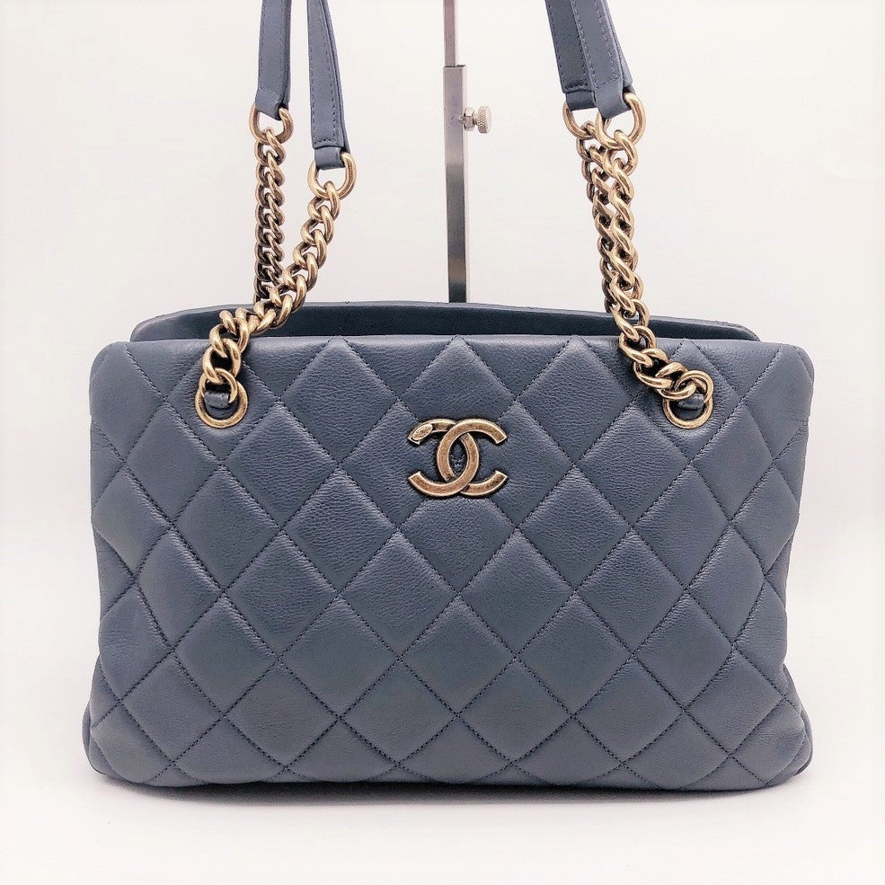 chanel cc crown tote