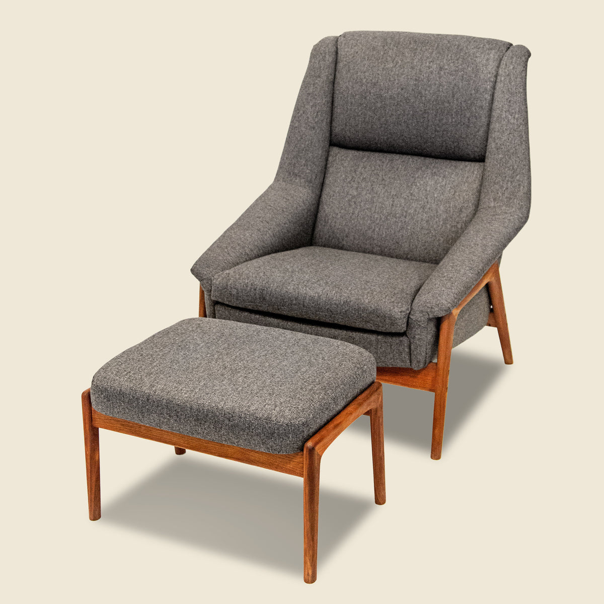Wooden Dux Chair & Ottoman