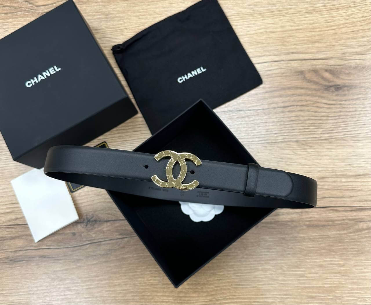 Panda Van hen Zich afvragen Chanel Calfskin & Gold-Tone Metal Black Belt – Taste the Luxe