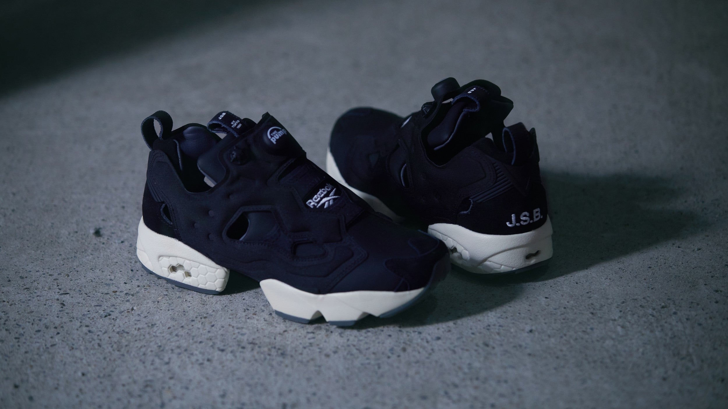 ヘキサライ コラボ INSTAPUMP FURY SB InYTt-m32886360530 reebok