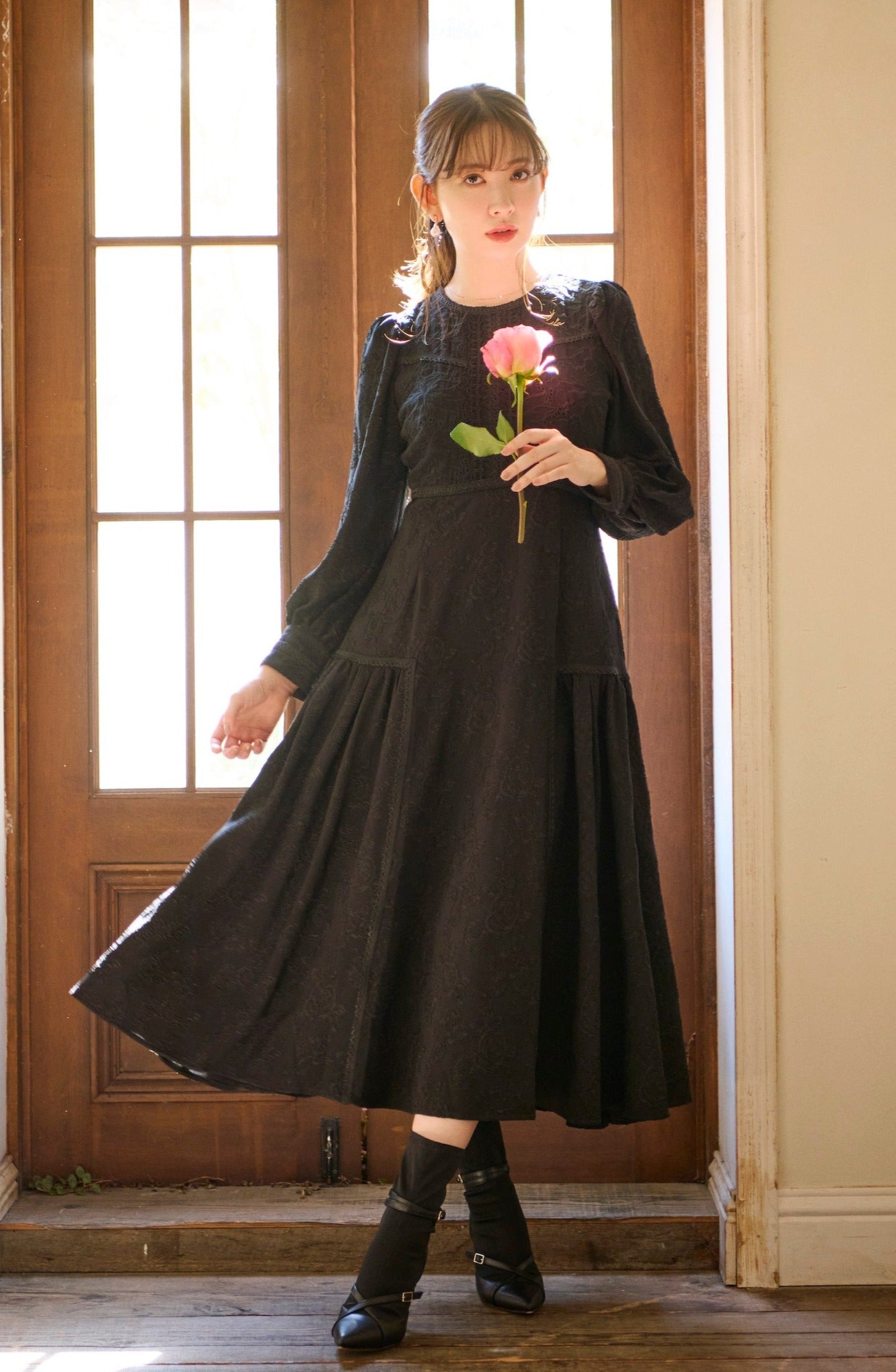 最大93%OFFクーポン herlipto Modern Lace Trimmed Long Dress asakusa