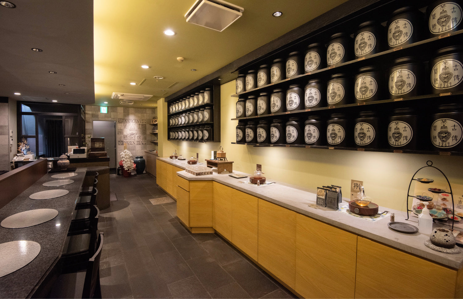 2019年1月の宇治園創業150周年の日に、「古傳薬膳茶」60種類の発売と、カフェのオープン
