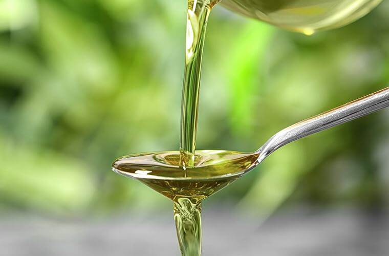 What is Hemp Oil? A Guide to the Benefits of Hemp Oil