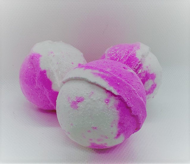 strawberry champagne bath bomb