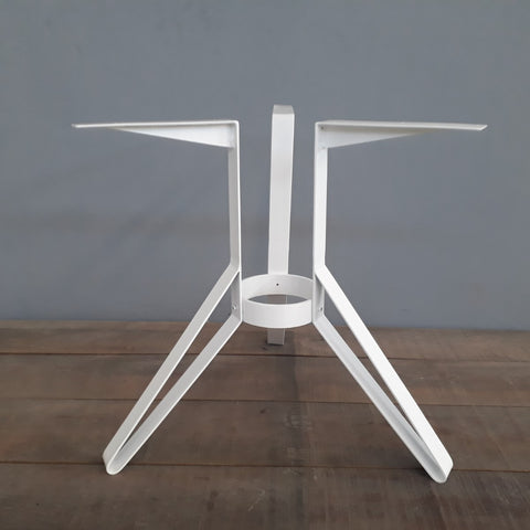 white table legs