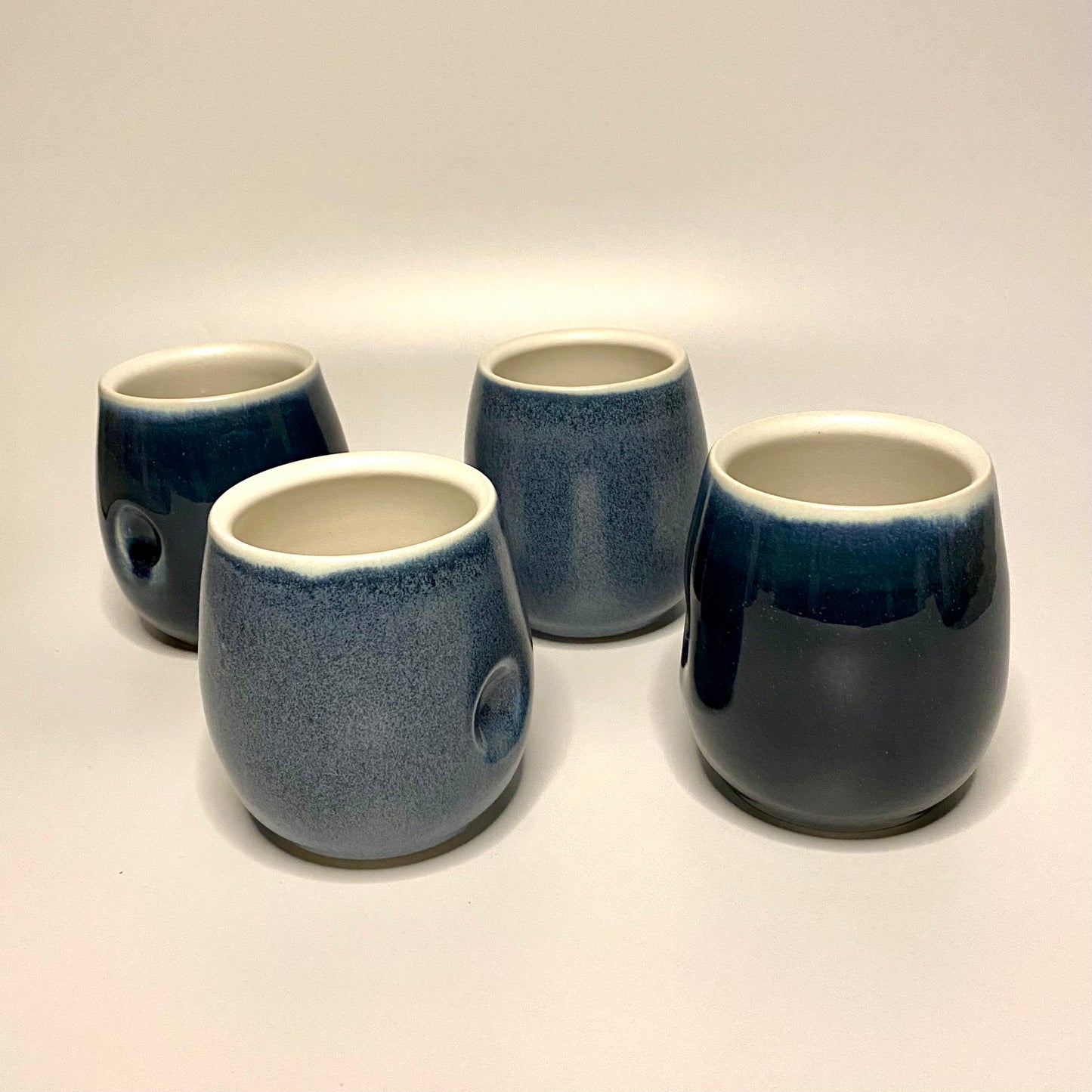 Thumb mug