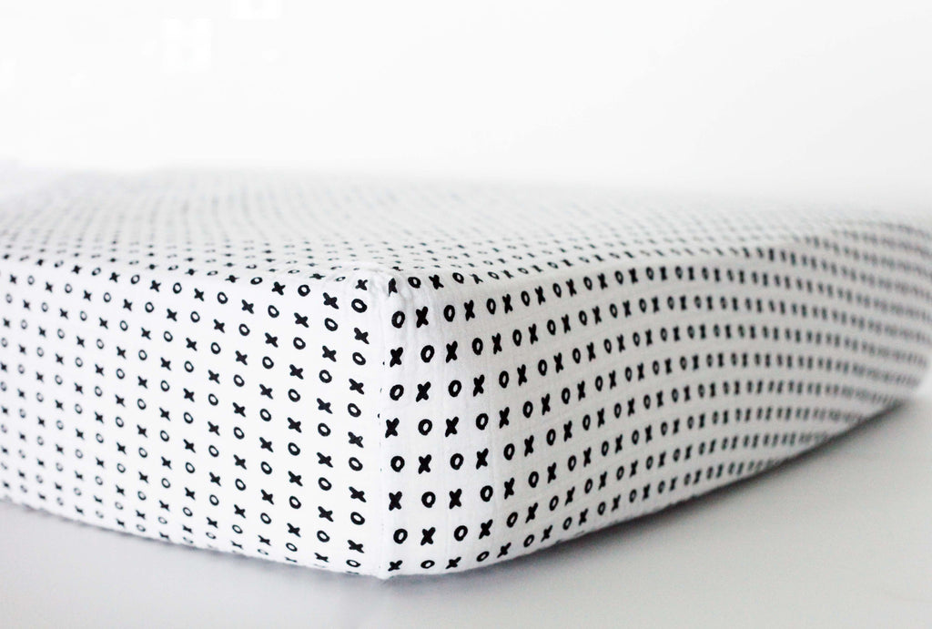 Organic Crib Sheet - XO – Modern Burlap