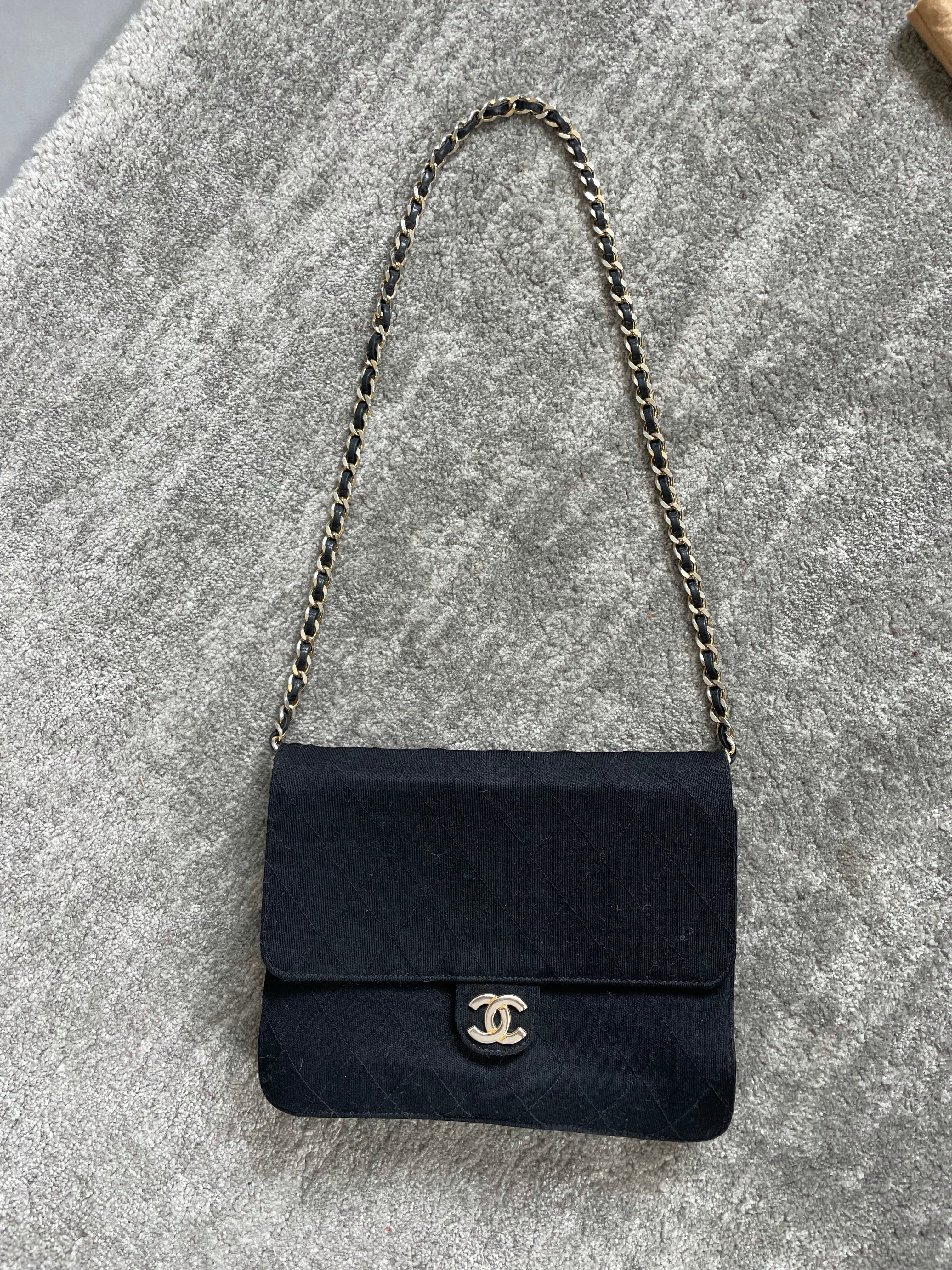 Sold at Auction: Chanel, sac de soirée