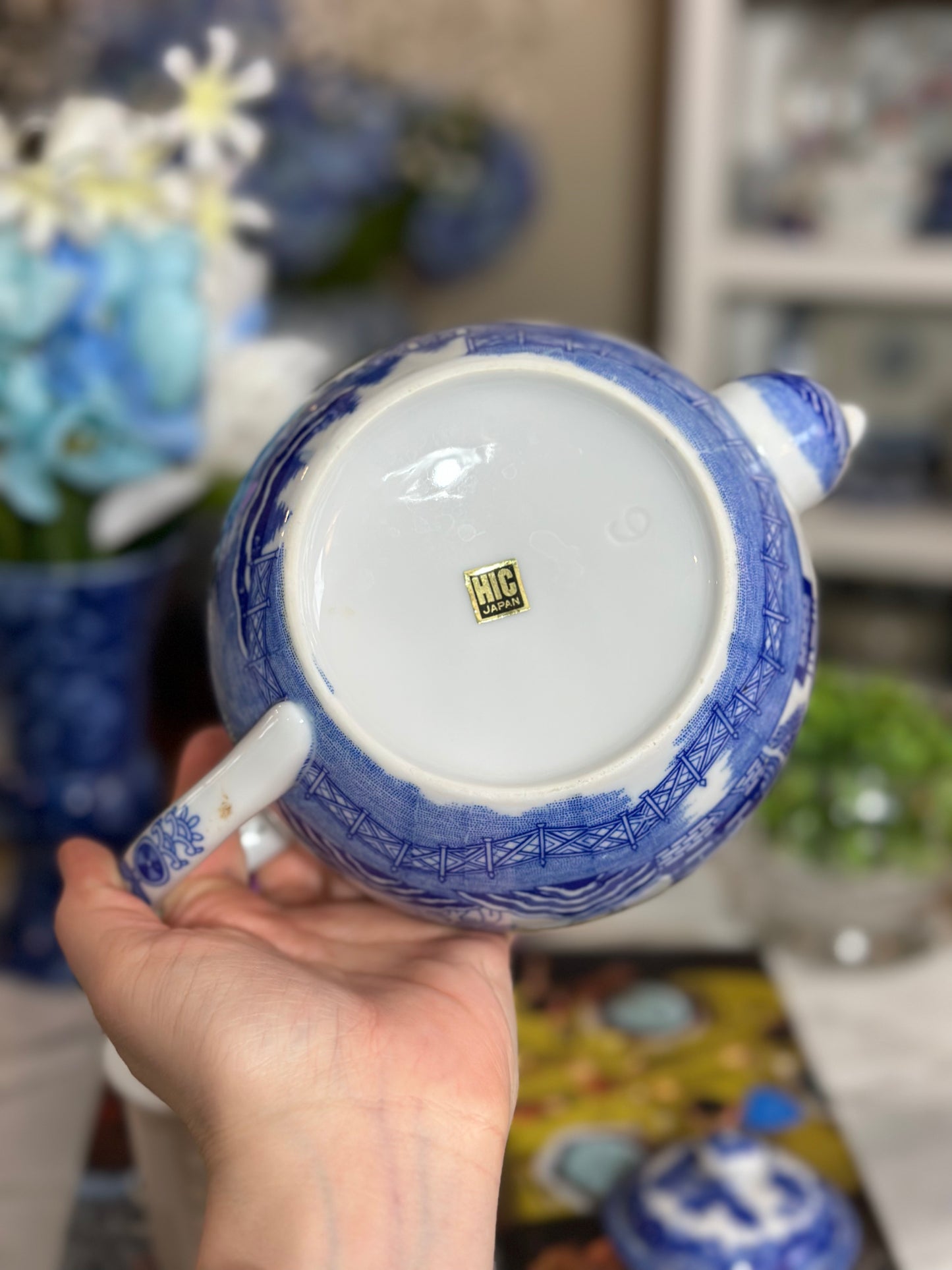 Vintage Japan Willow Tea pot -Pristine!