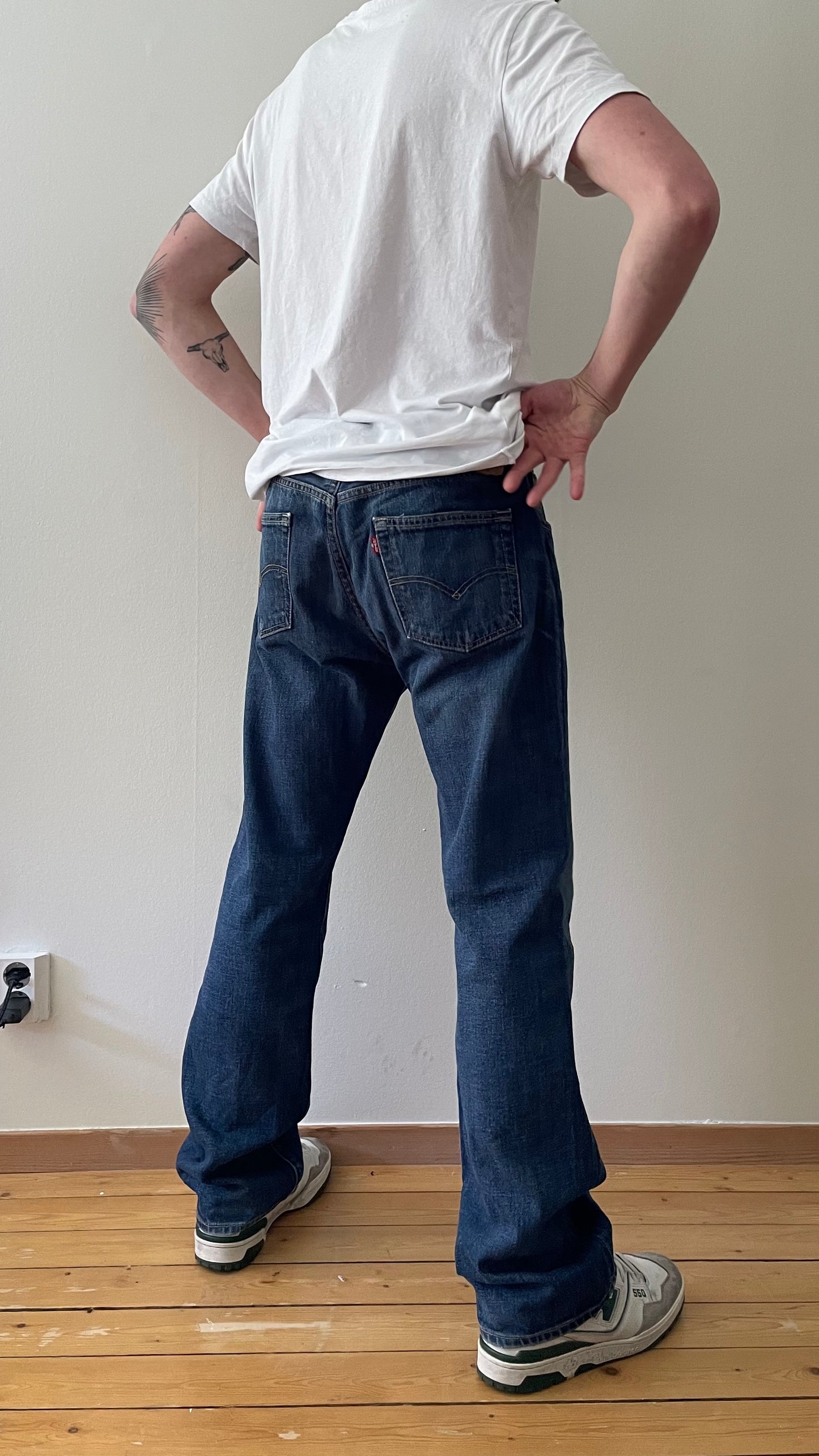 Levis 501 W33L32